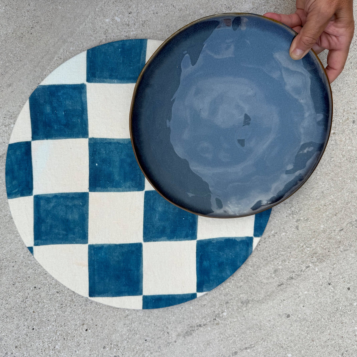 Support For Round Placemat